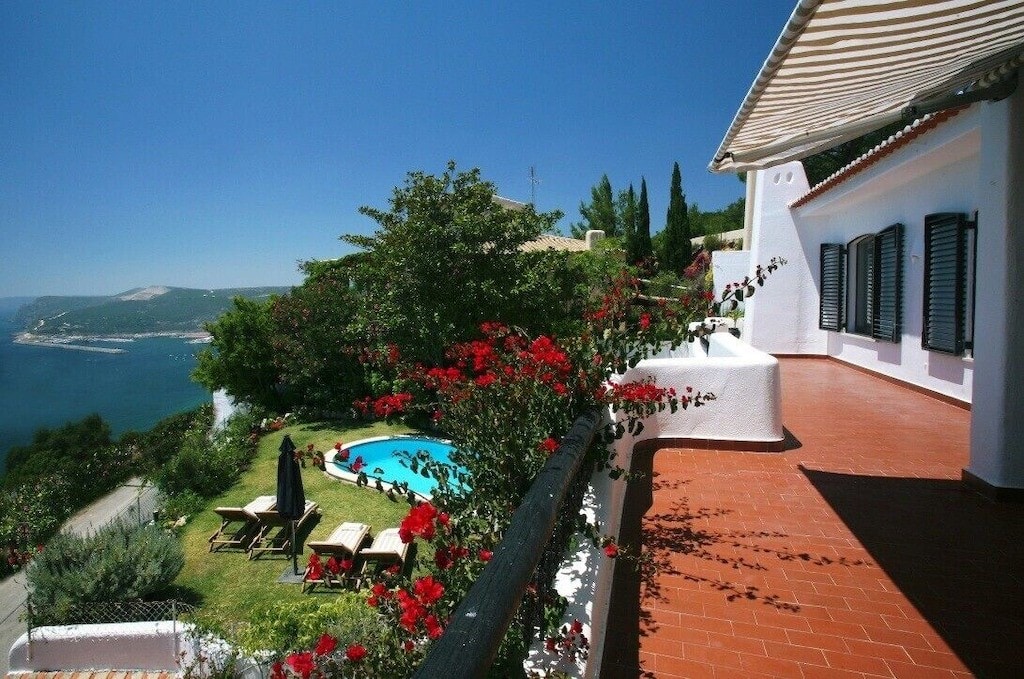 Spacious Deluxe Villa with Panoramic Sea Views