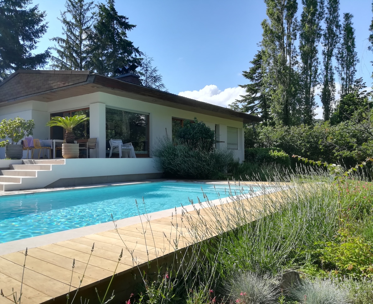 Villa avec piscine dans les monts d'or