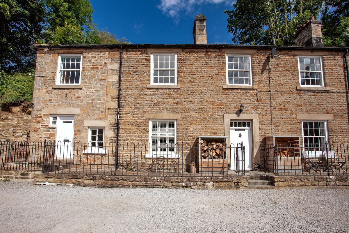 Riverside Cottage Overlooking the Tees - Superhost