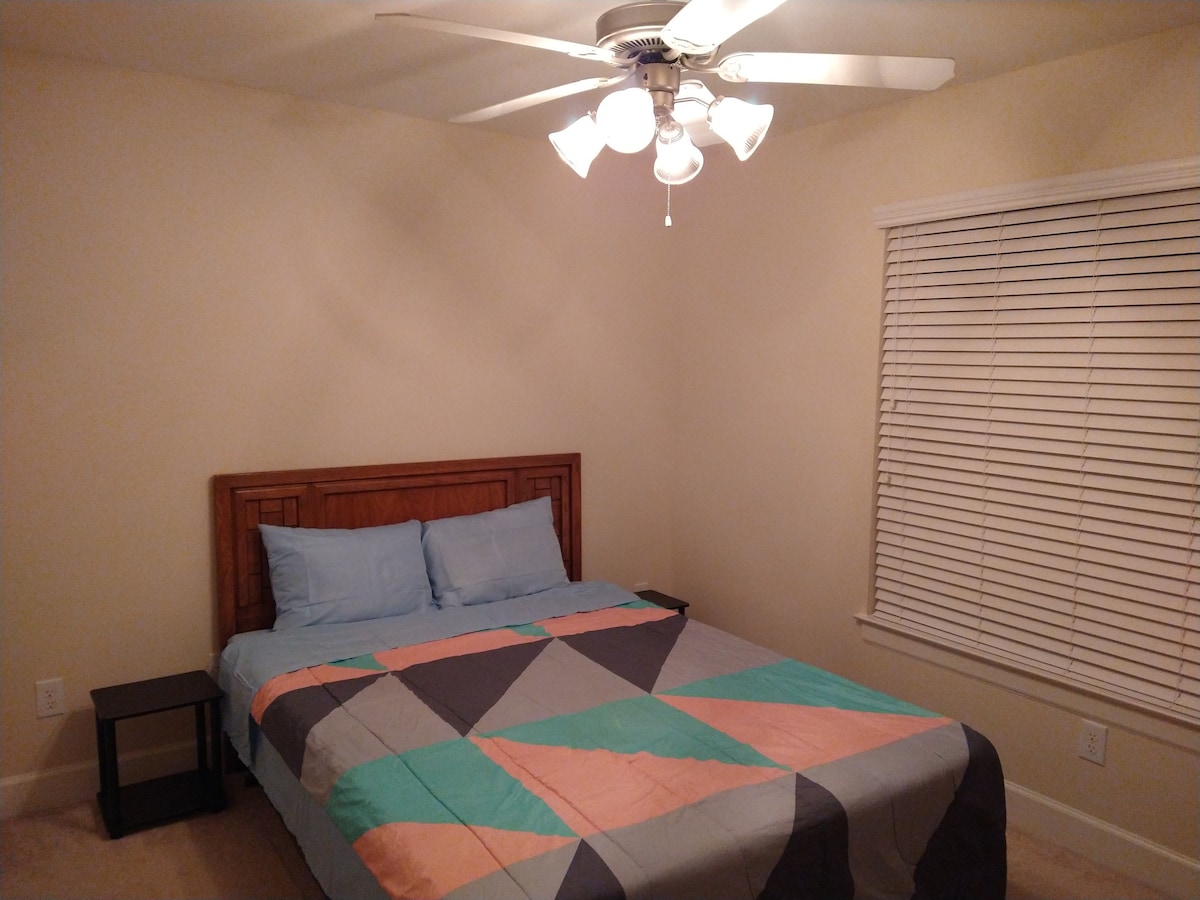 Room close to Hobby Airport