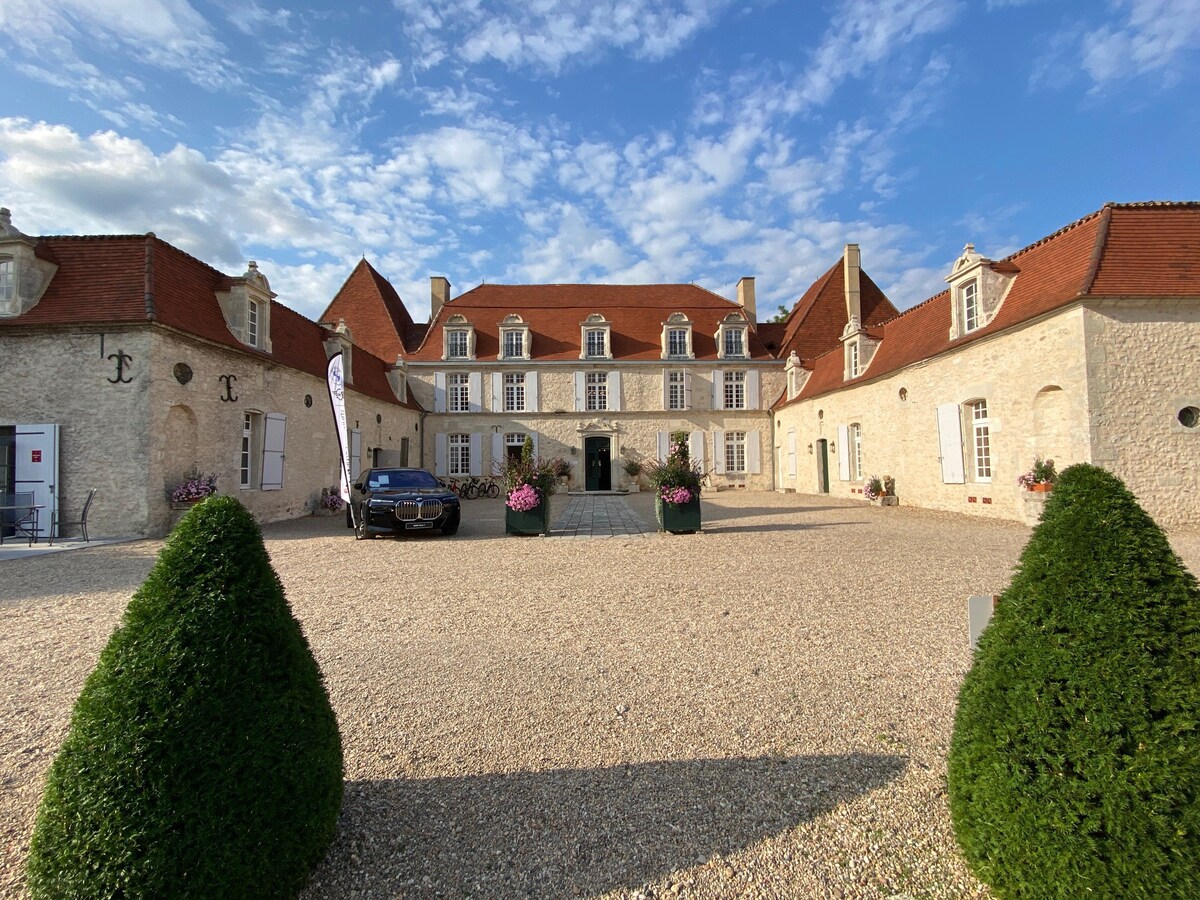 Château des Vigiers, les Dependance