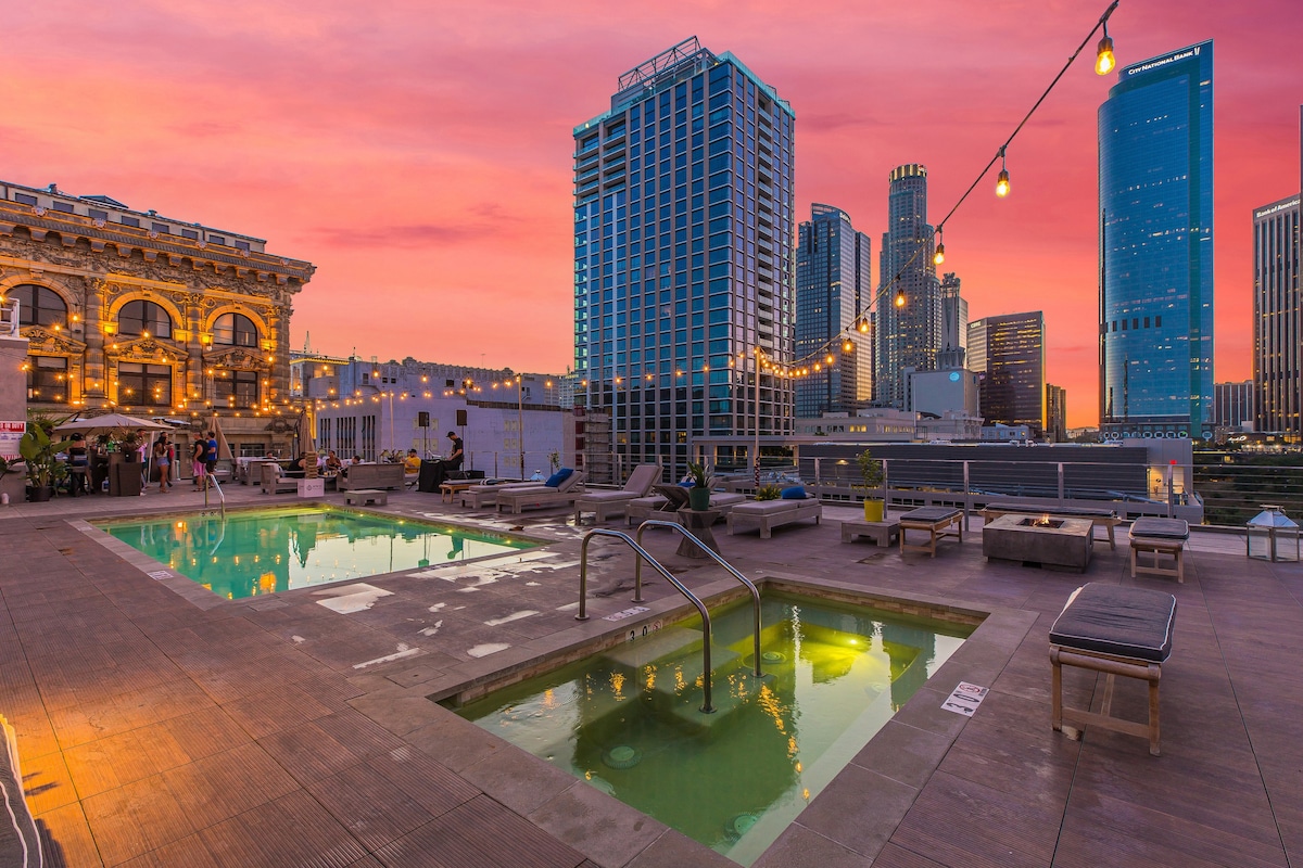 Historic DTLA 2BR1B with Rooftop Gym, Pool