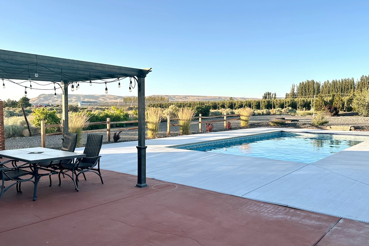 Desert Aire Retreat w/ Private Pool & Hot tub