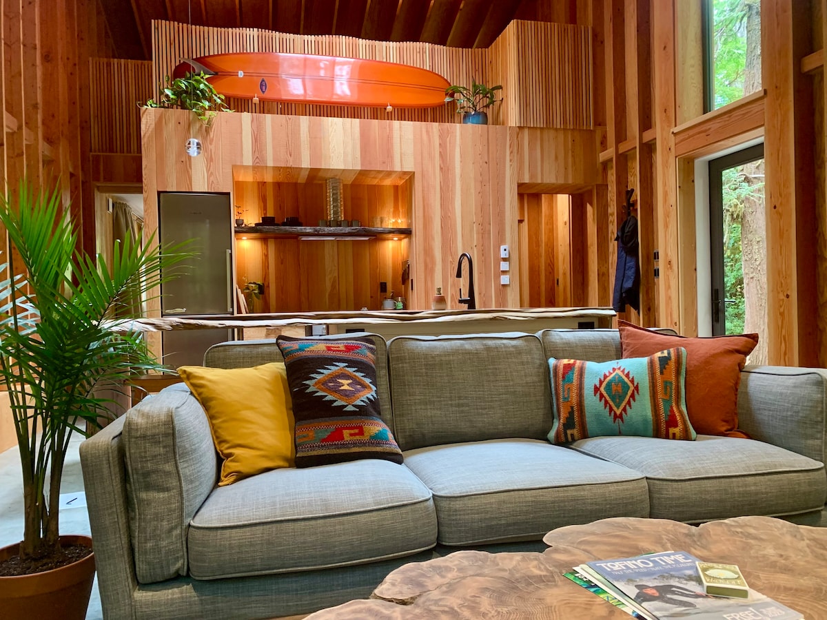 New* custom Driftwood Cabin in the rainforest