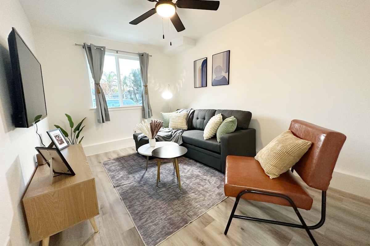 New Build Pet-friendly 1B1B+ A/C|WD|King bed in SJ