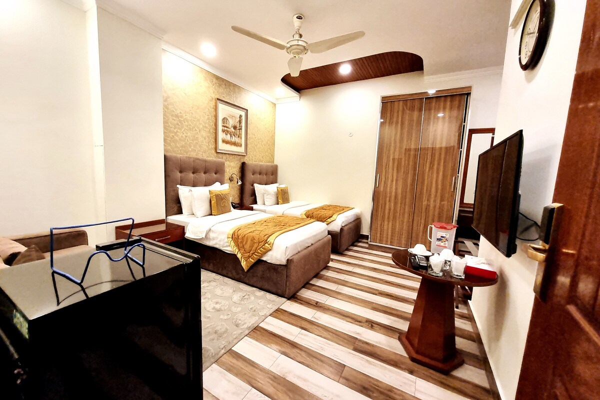 Hayyat Luxury Hotel - Cozy Twin Bed Studio 2