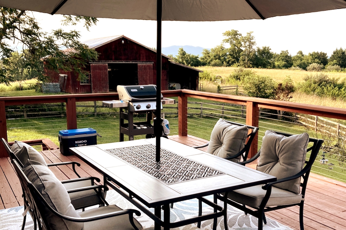 Guest Suite with Country and Mountain Views