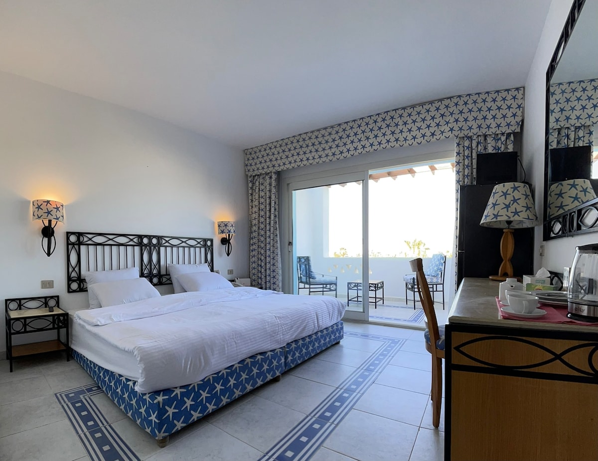 Azure Retreat - Private Luxury Sea View Apartment