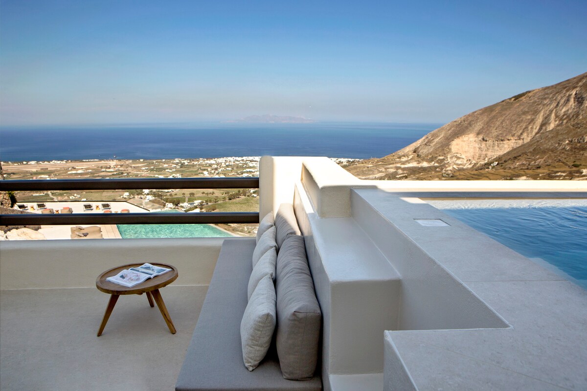 Superior Suite with Heated Plunge Pool & Sea View