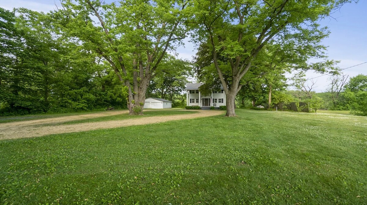 Beautiful Home on the Rock River!