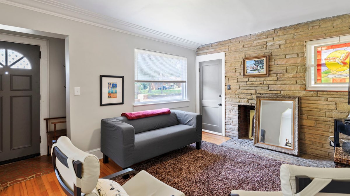 Charming&comfy, Centrally located-5 Min to Uptown