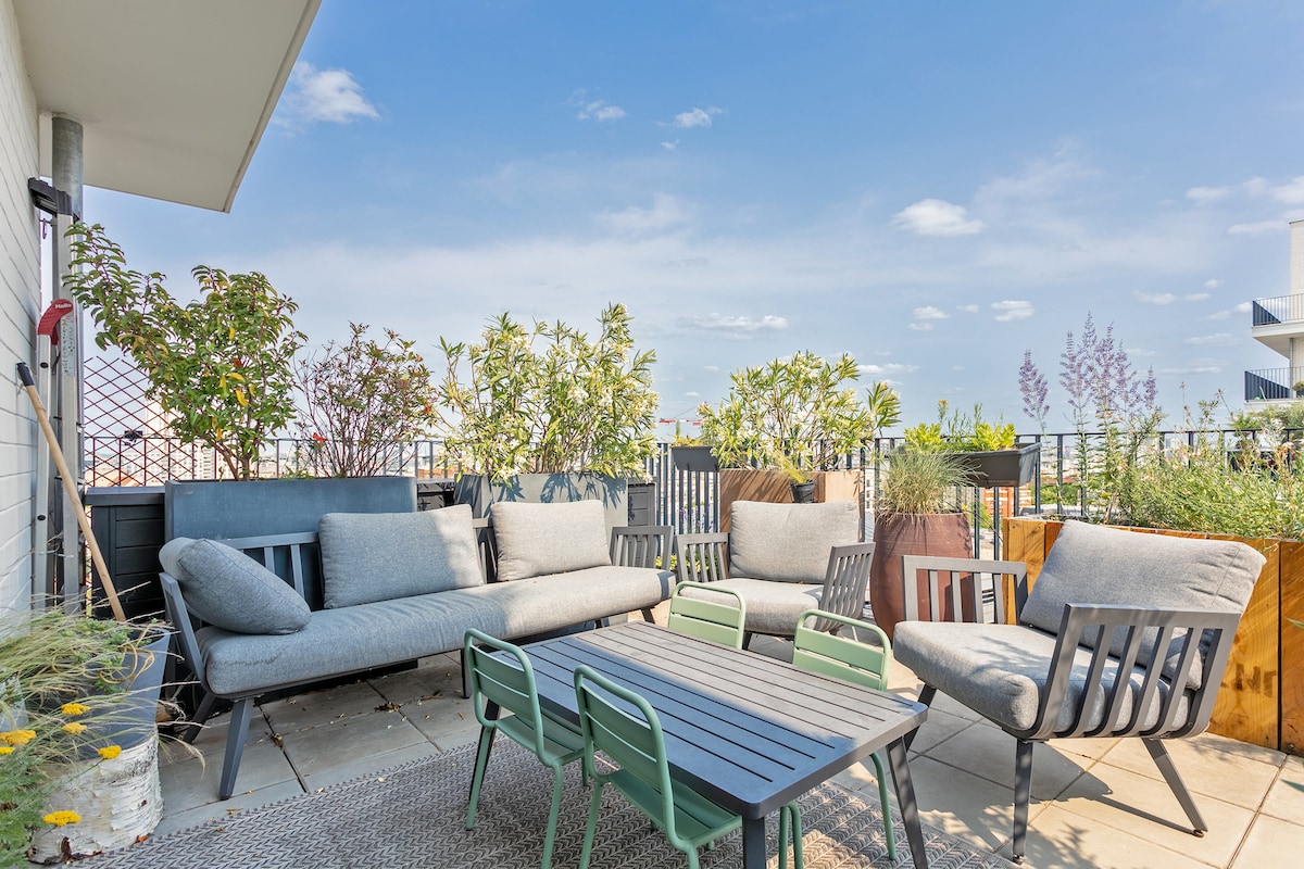 Amazing Terrace & Eiffel Tower view - So Homy!