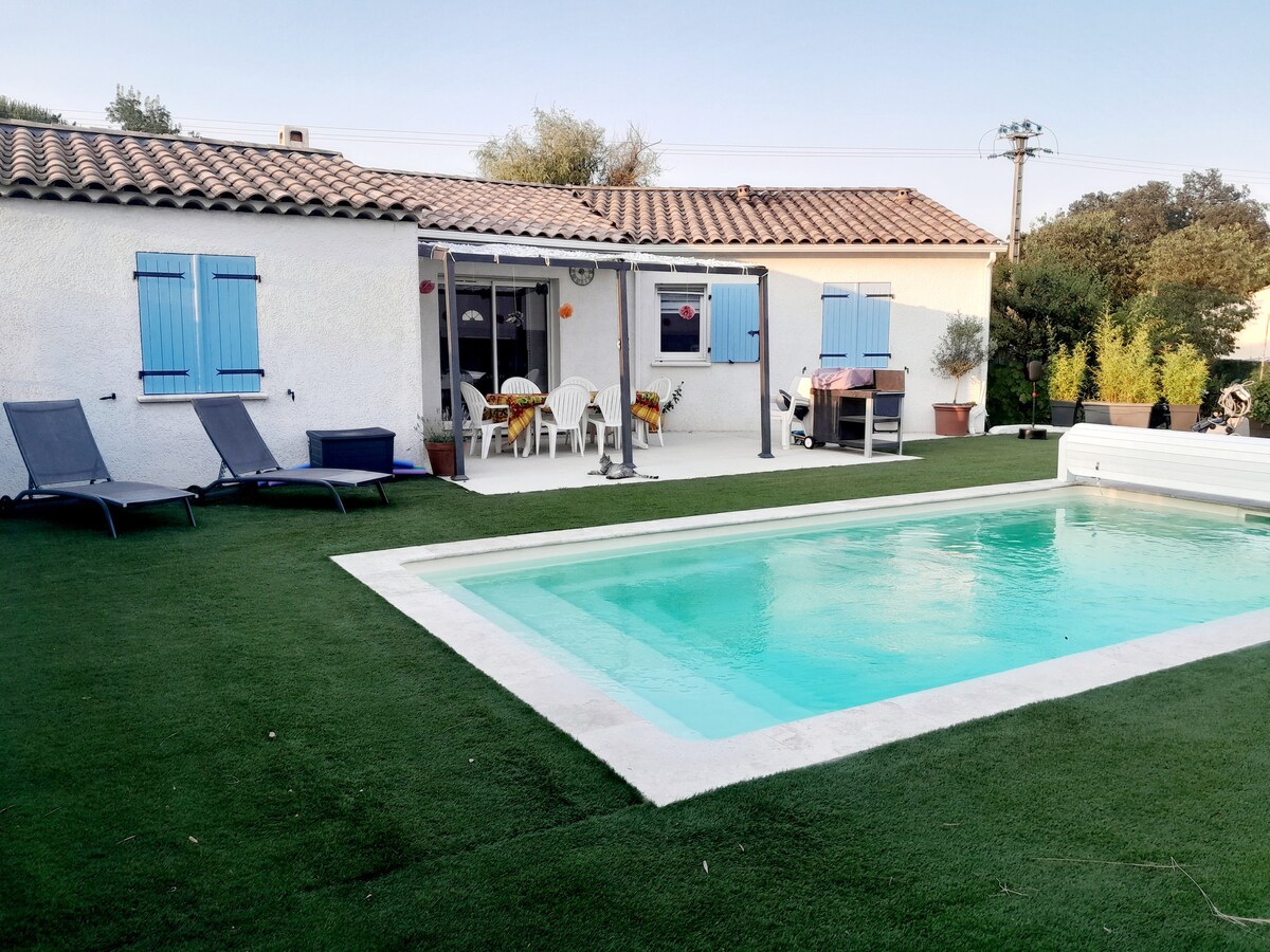 Villa avec piscine en provence près mer, 6/8 pers