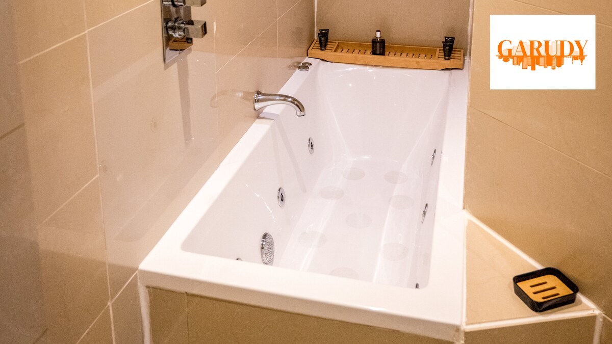 Fully Equipped Kitchen | Jacuzzi Bath | Cavern