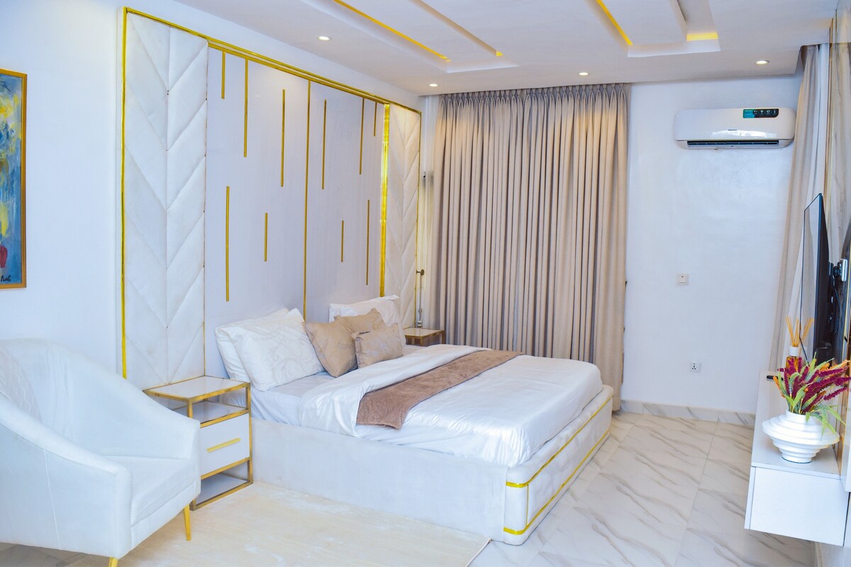 Luxurious 3 bedrooms lekki ph 1