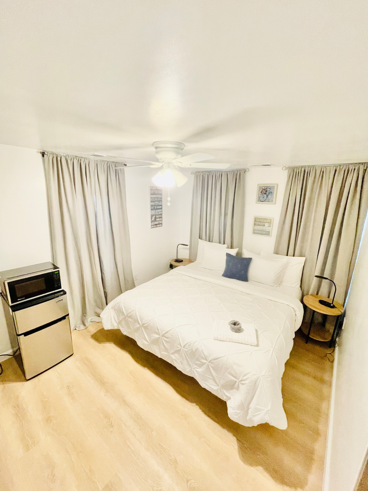 CozyRoom/KindBed/FreeParking/Fridge/TV70”