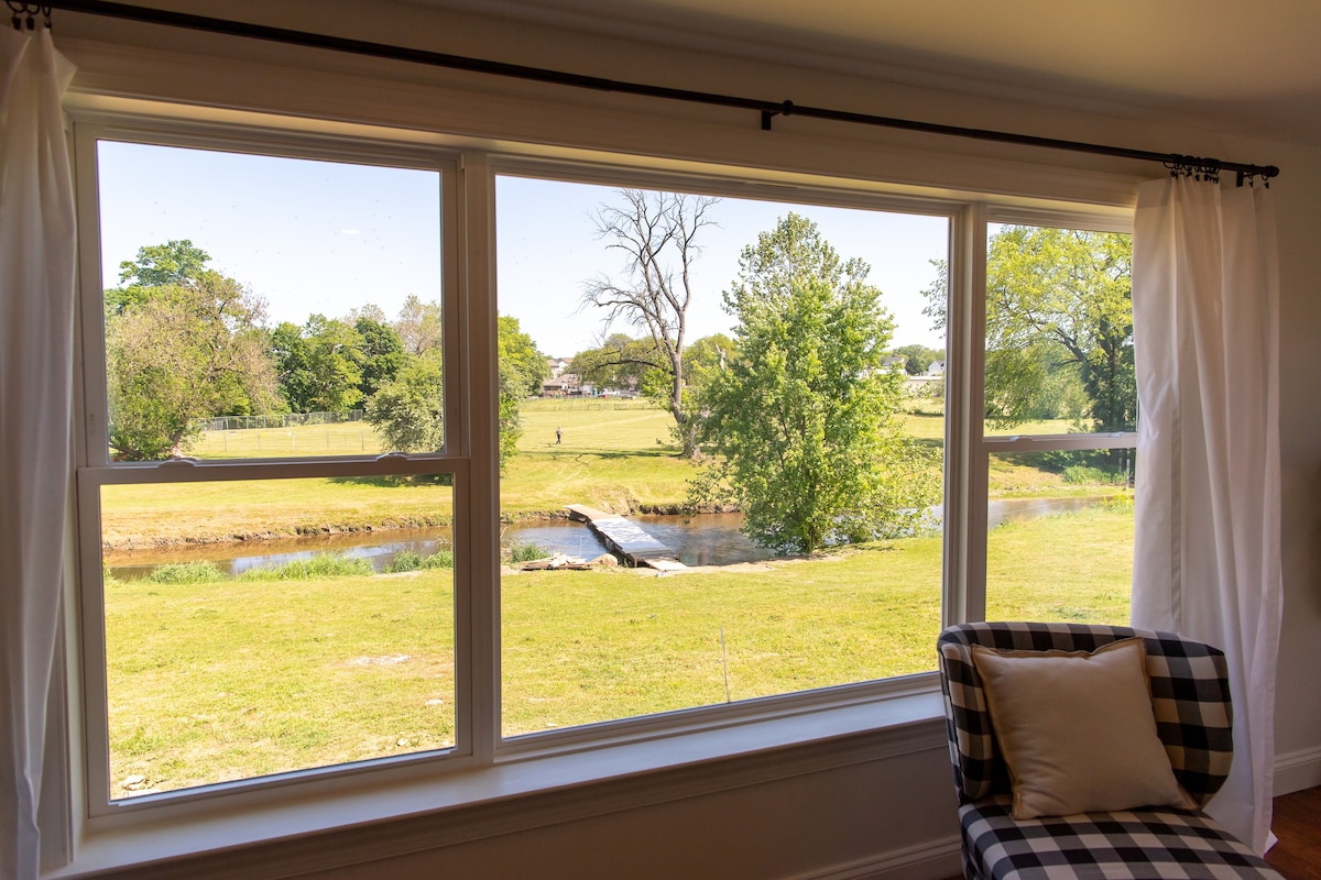 Amish Cottage, Hot Tub, on Mill Creek