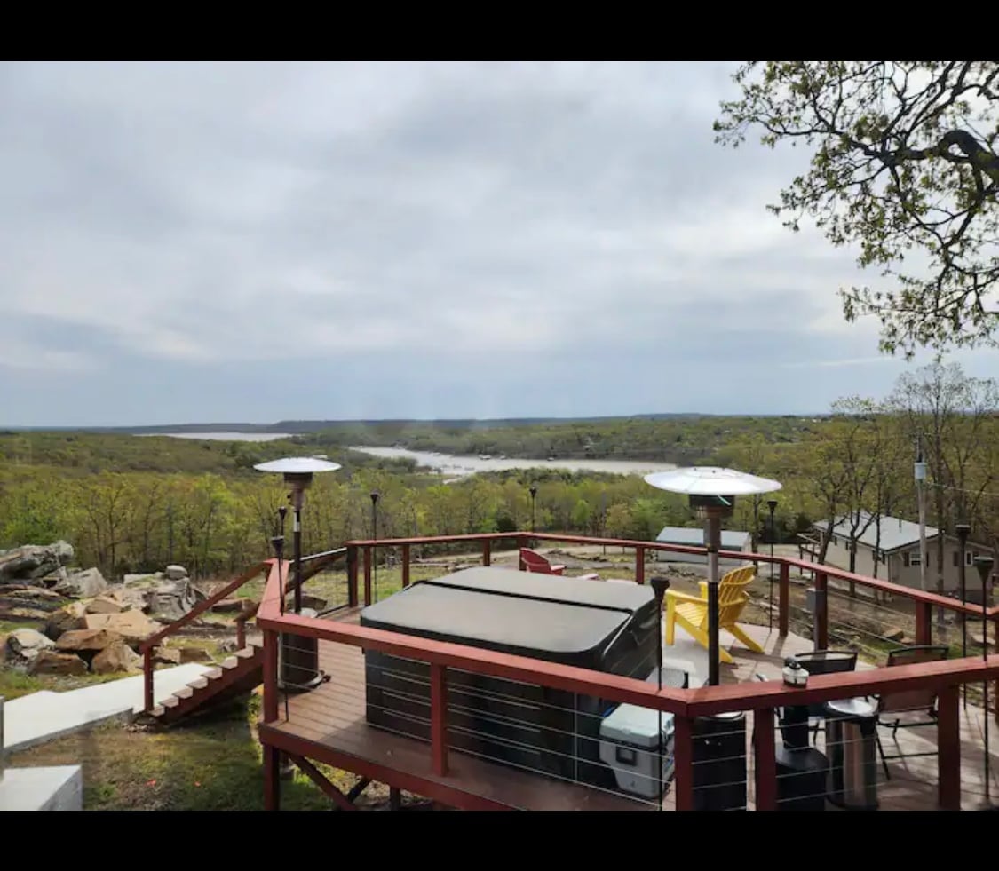 伊夫拉湖岩溪湾（ Lake Eufaula Rock Creek Cove ） ，带私人船坞