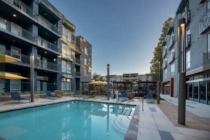 Fully Furnished Condo near Tech Giants & Stanford