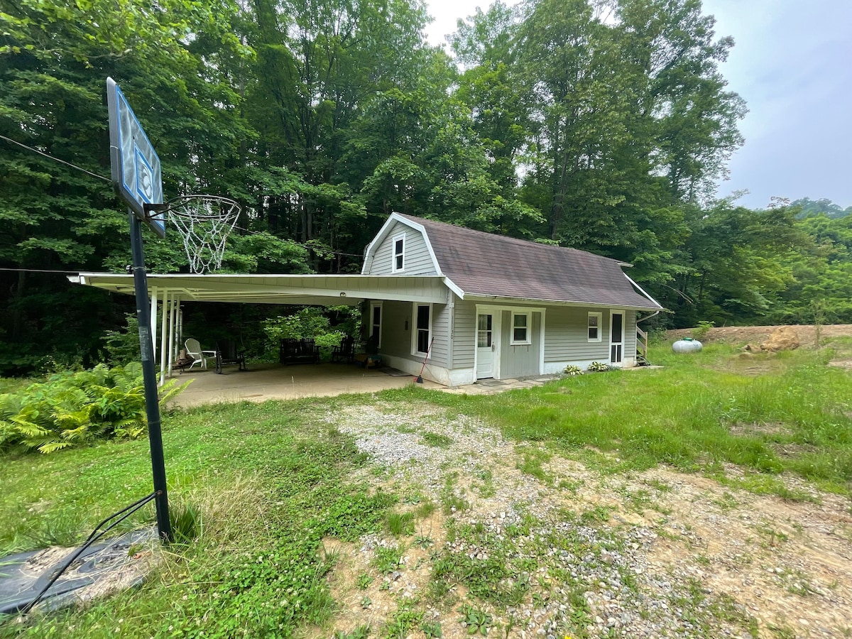 Little Blue House Athens/Strouds Run Lake