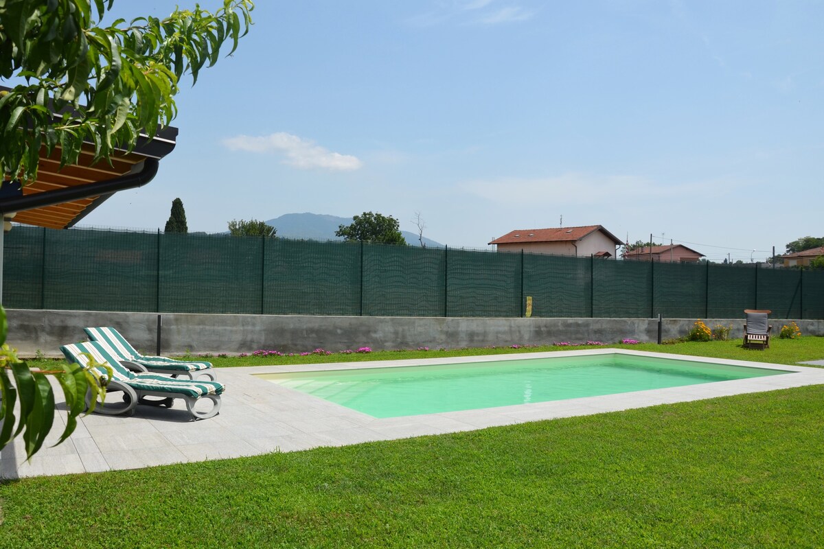 VILLA BENÈ  ・2 minutes from the lake with pool.