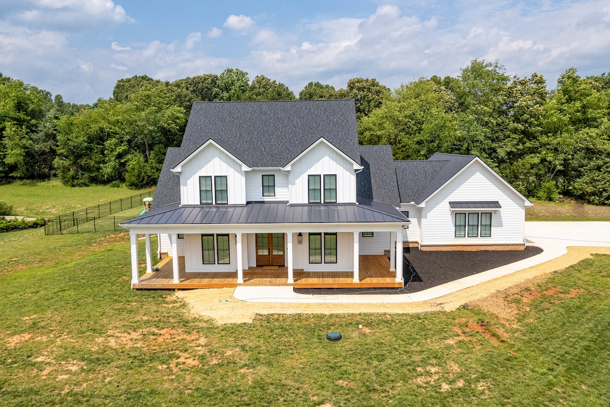 New Luxury Modern Farmhouse w/ Heated Pool!