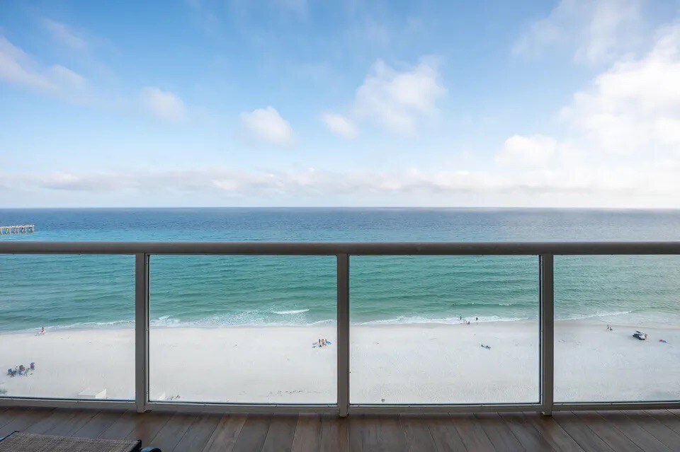 12th Floor 3BR Beachfront Beauty