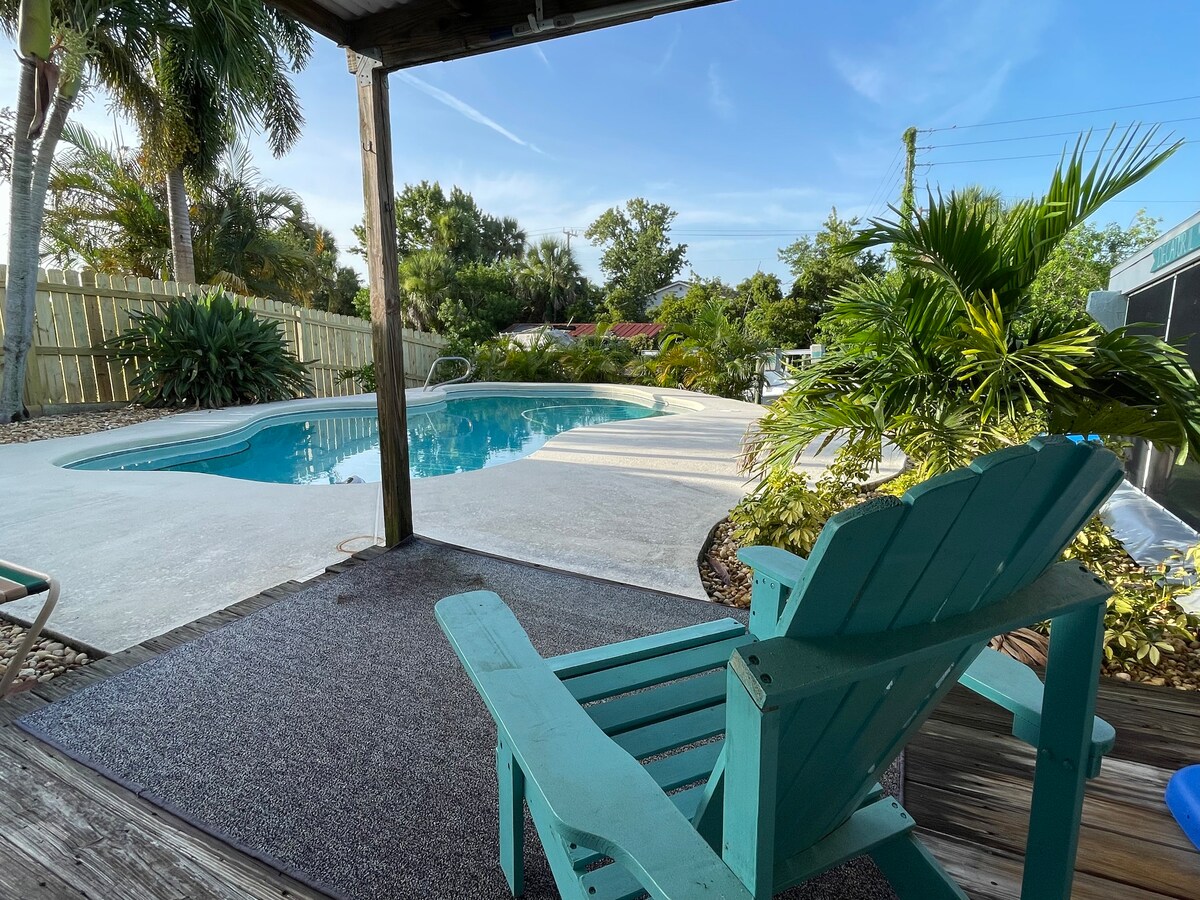 Waterfront Sleeps 9| Pool | Beach | Rockets|Disney