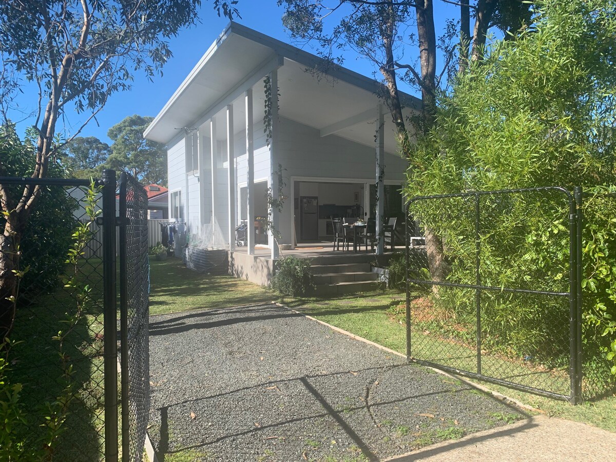 Bundeena Beach Bungalow