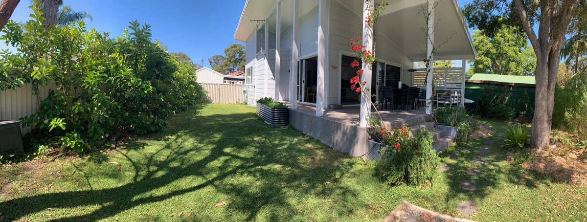 Bundeena Beach Bungalow