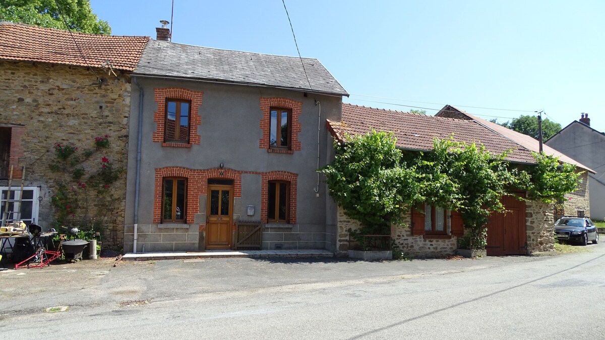 Maison de la campagne creusoise.