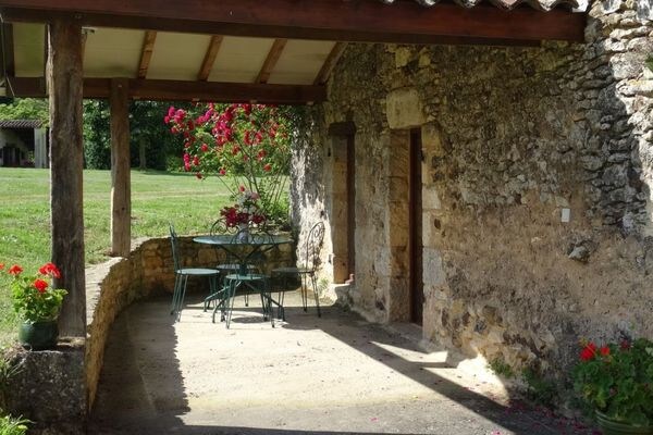 Gite avec piscine proche de la Dordogne