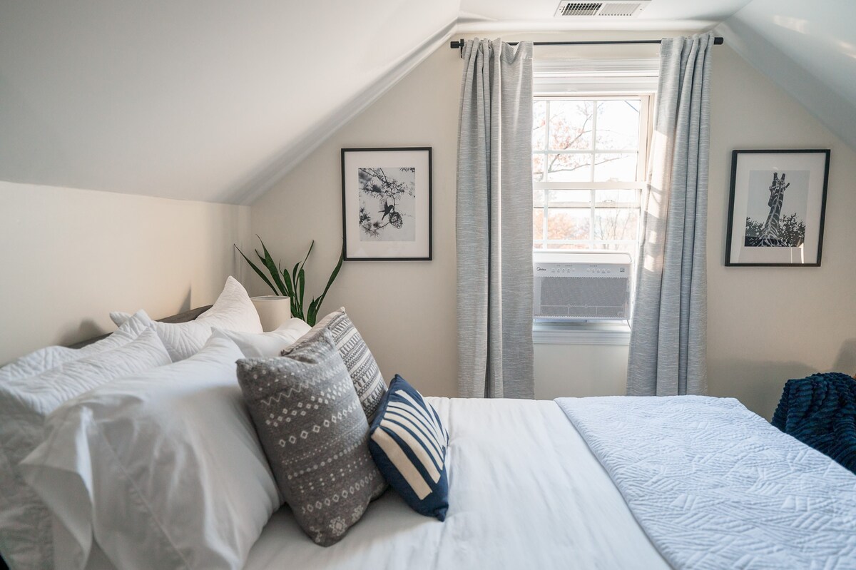 Cozy Cottage Room by Old Town Alexandria