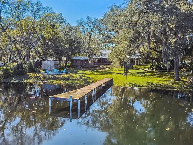 The Lakeside Cabin in South Lutz