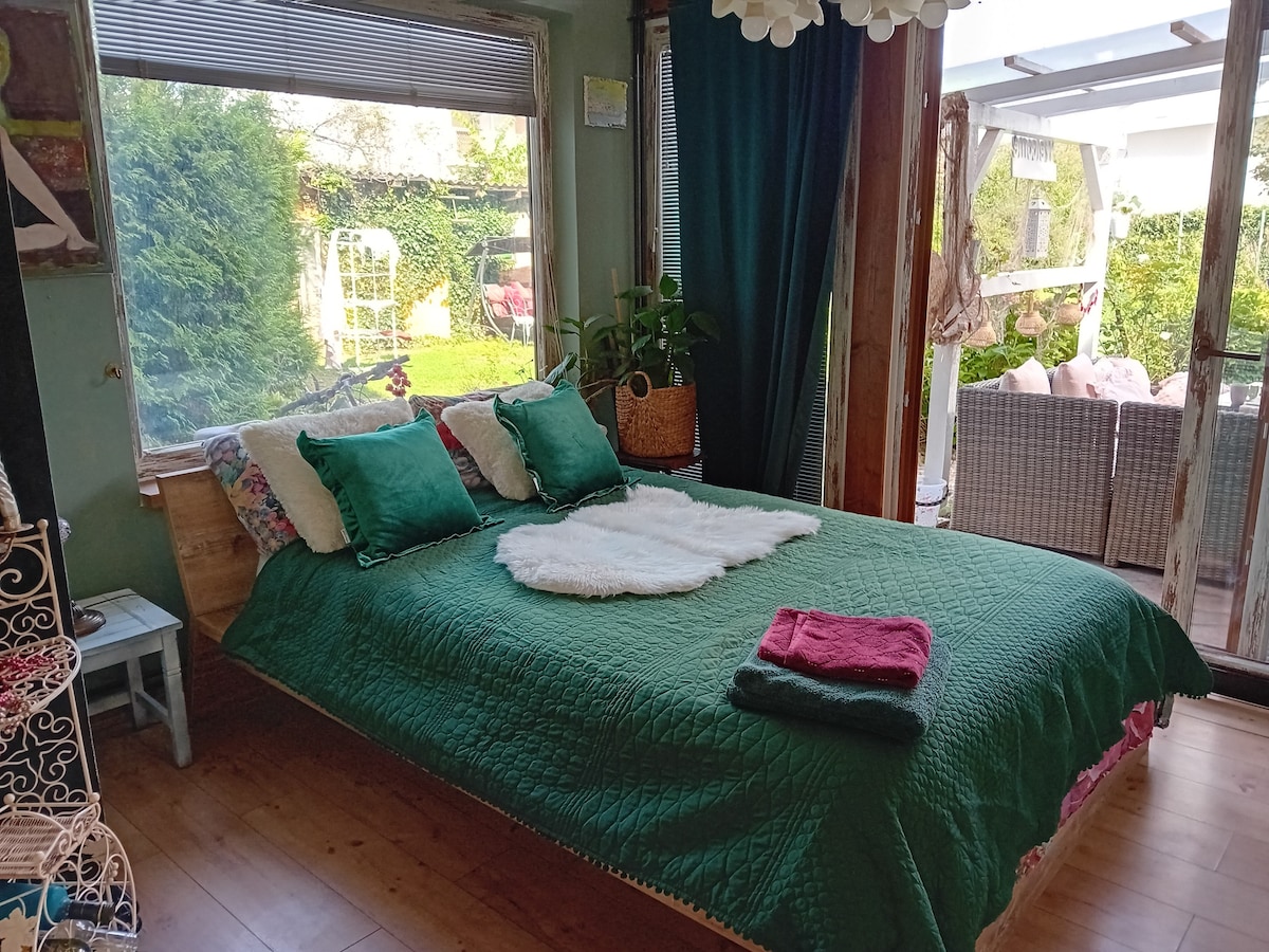 ROSE Room v zelenem in mirnem okolju 40m2 room