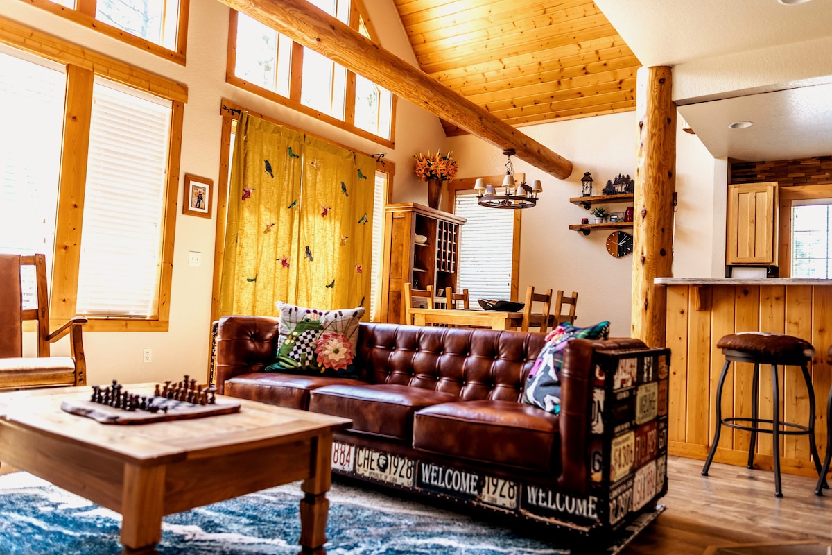 Relaxing and comfortable Running Y chalet