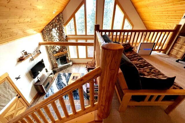 Relaxing and comfortable Running Y chalet