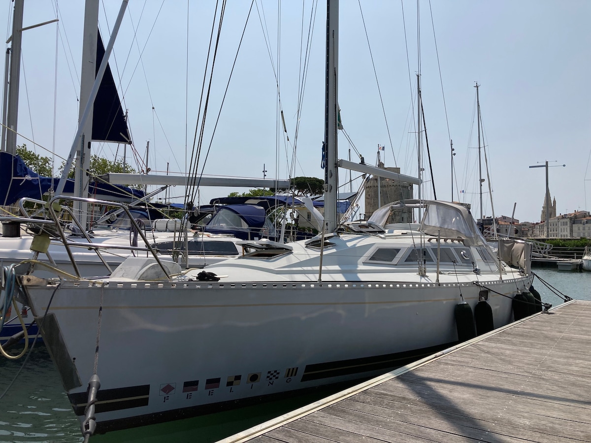 Bateau dans le Vieux Port de La Rochelle