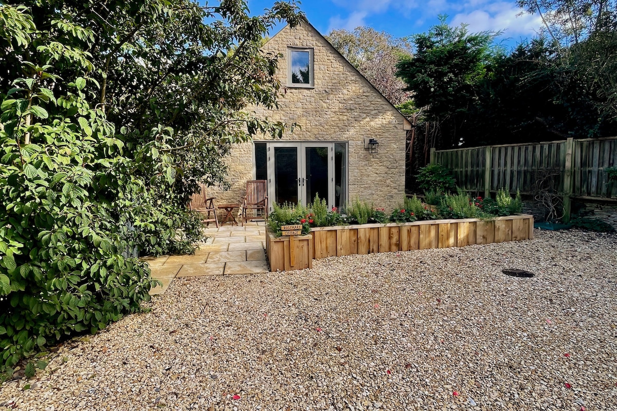 Yew Cottage - A New Cotswold Retreat