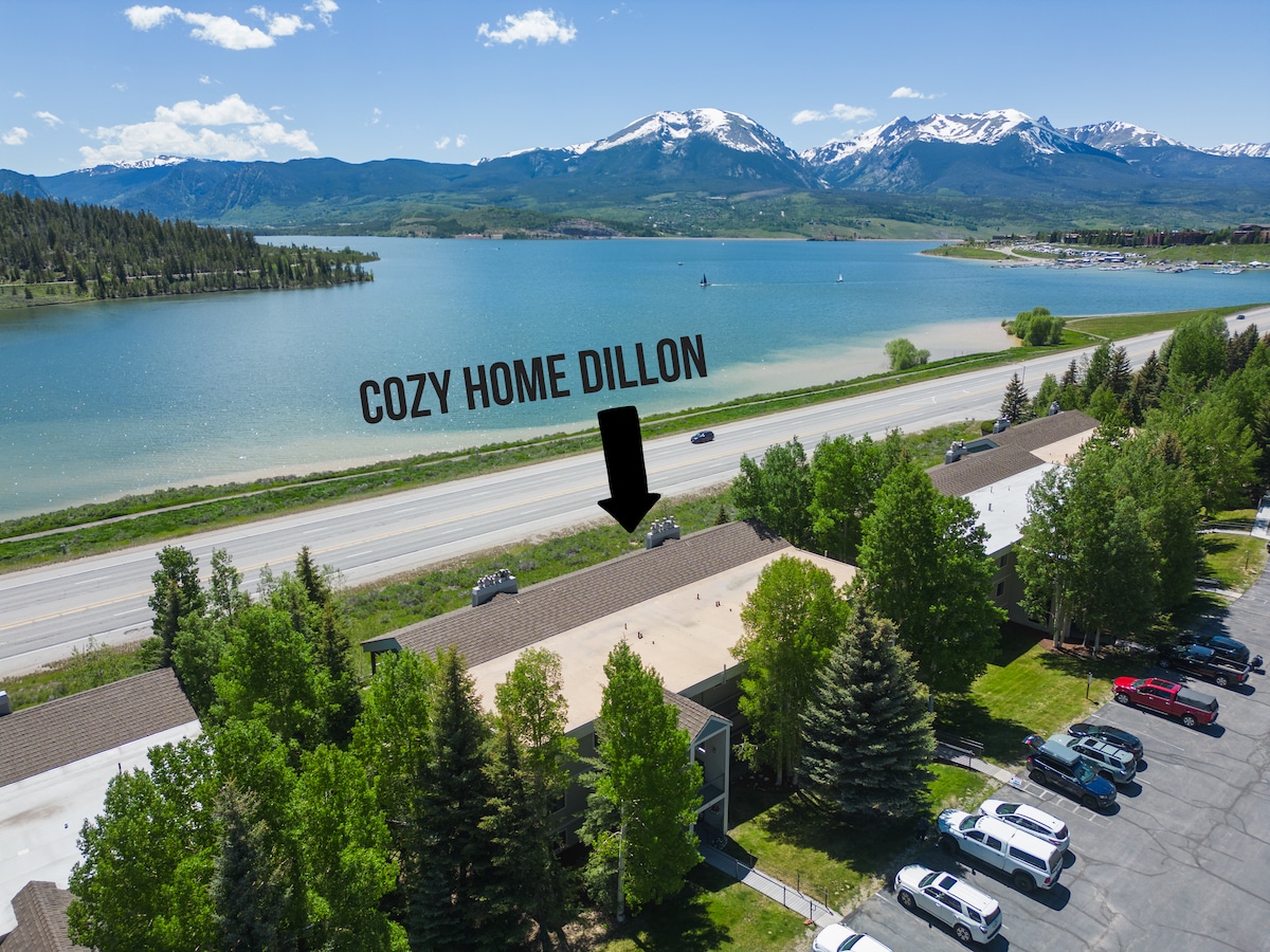 Cozy Boho Retreat w/ Views of Mountain + Lake