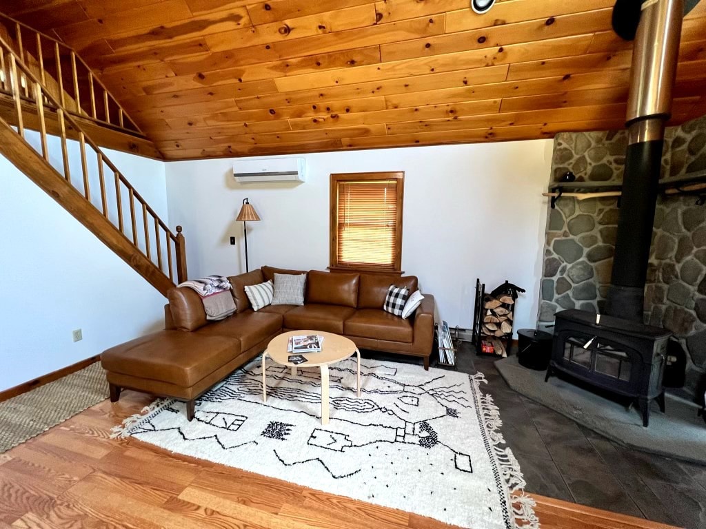 The Honig Haus | Dog-friendly Upstate NY Cabin