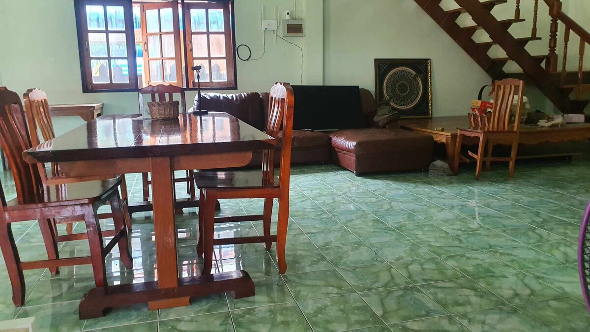 Cheap stay in the center of Trat