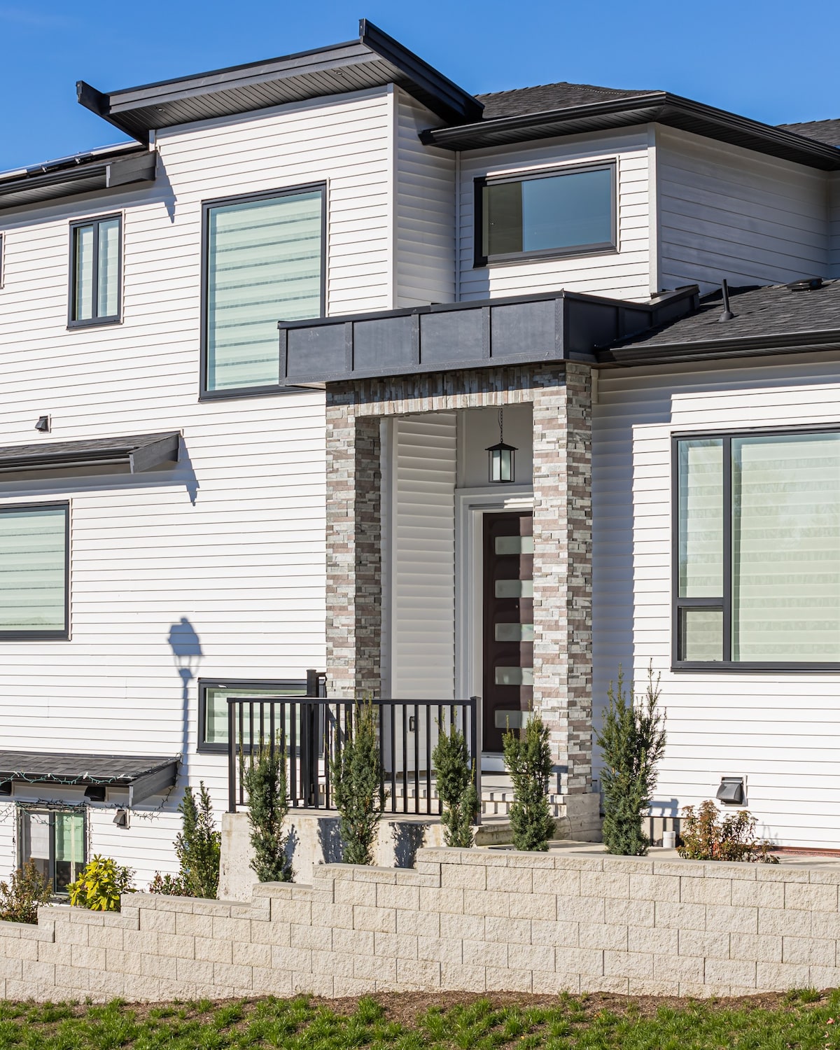 Modern Gateway Suite in Maple Ridge - BC