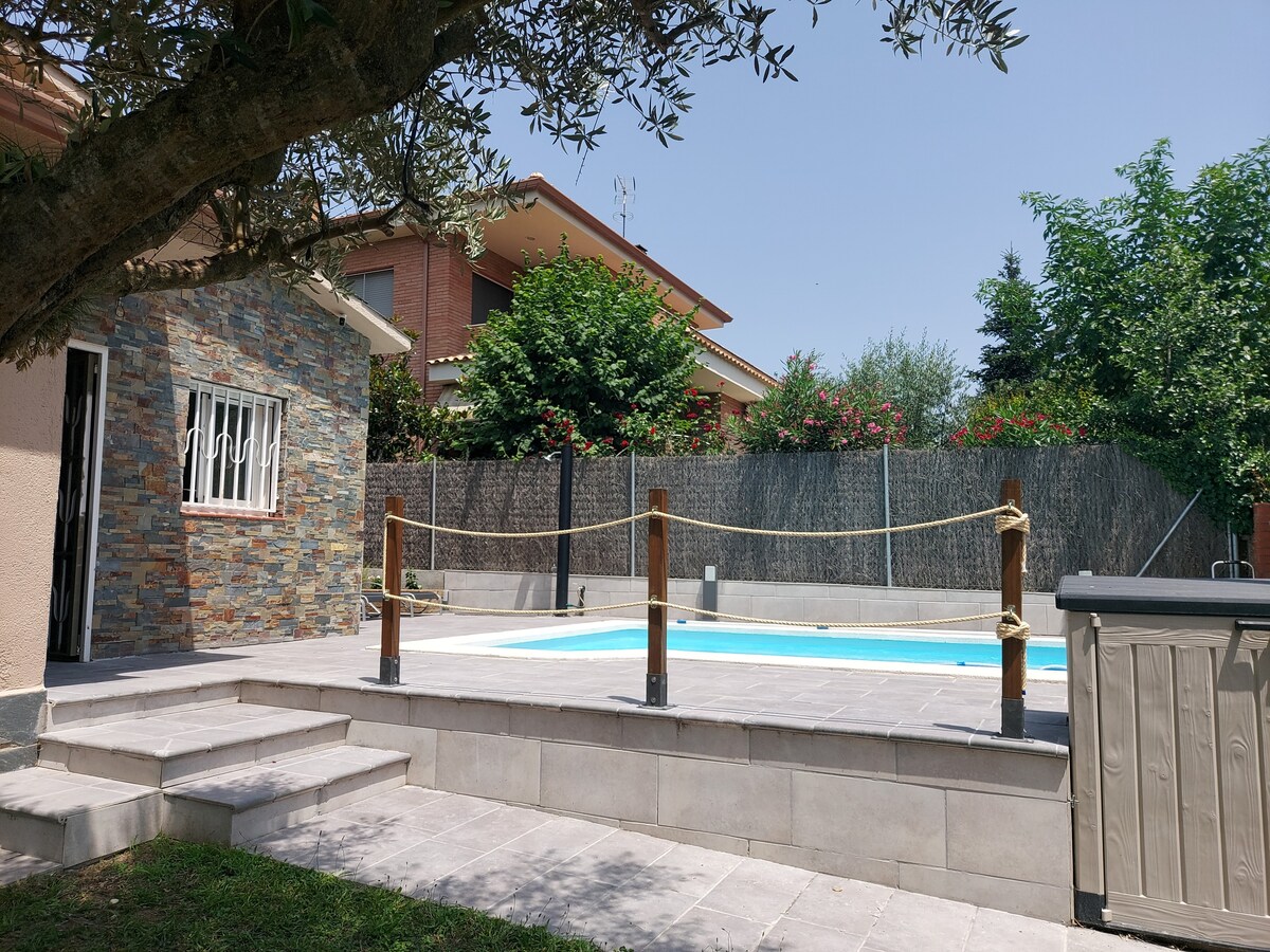 Casa al pie Montseny, piscina, barbacoa y jardín