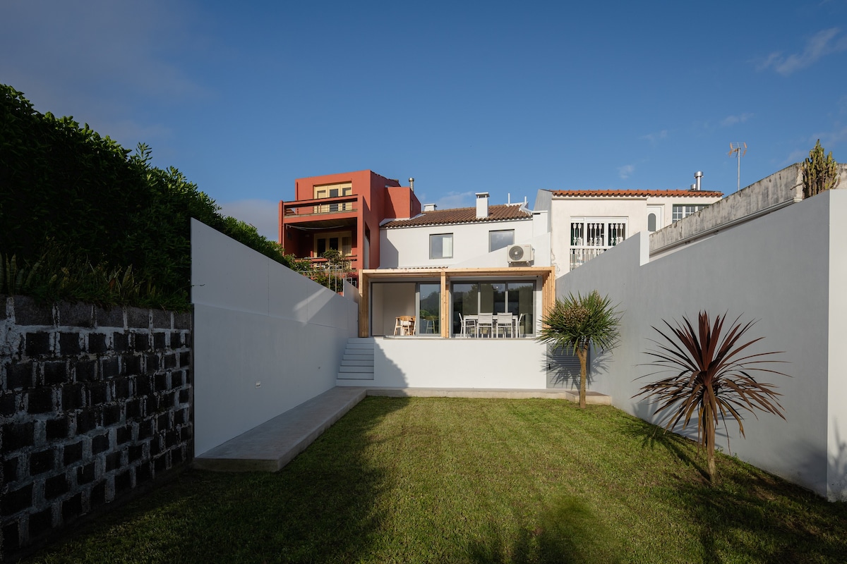 Figueiras House | Pópulo Beach