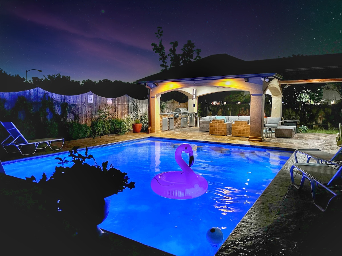 Luxury Oasis Heated Pool with game room