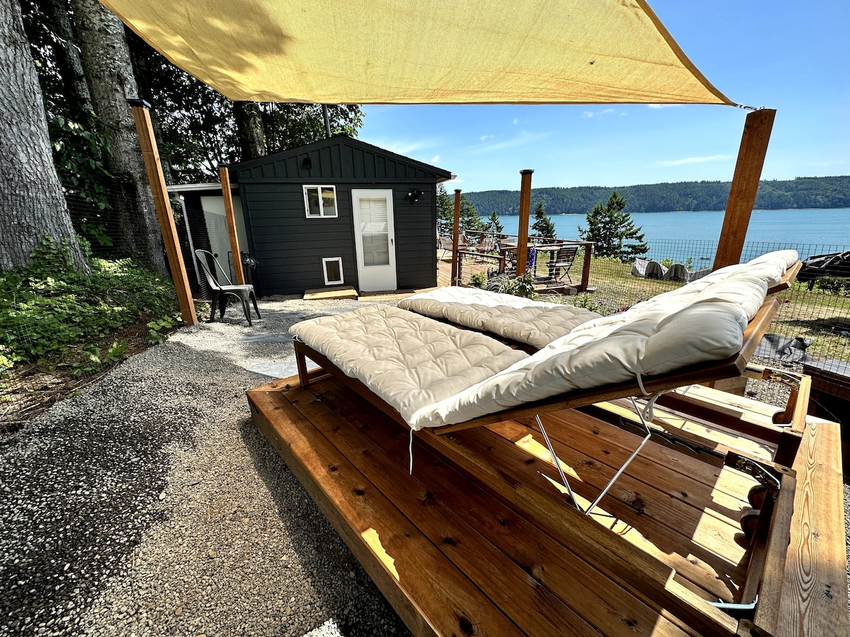 Hood Canal Water View Tiny Home ！
