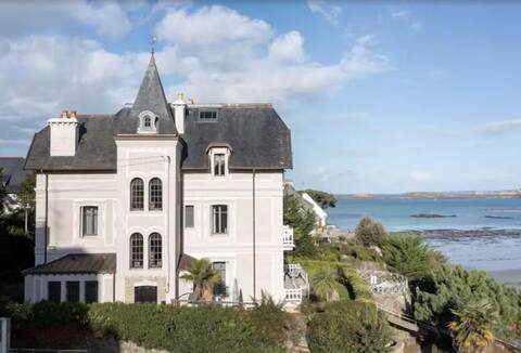 Superbe villa, vue mer, pieds dans l'eau