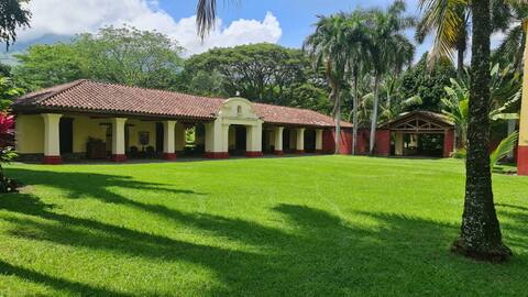 Amazing Hacienda at Sur Oeste Antioqueño