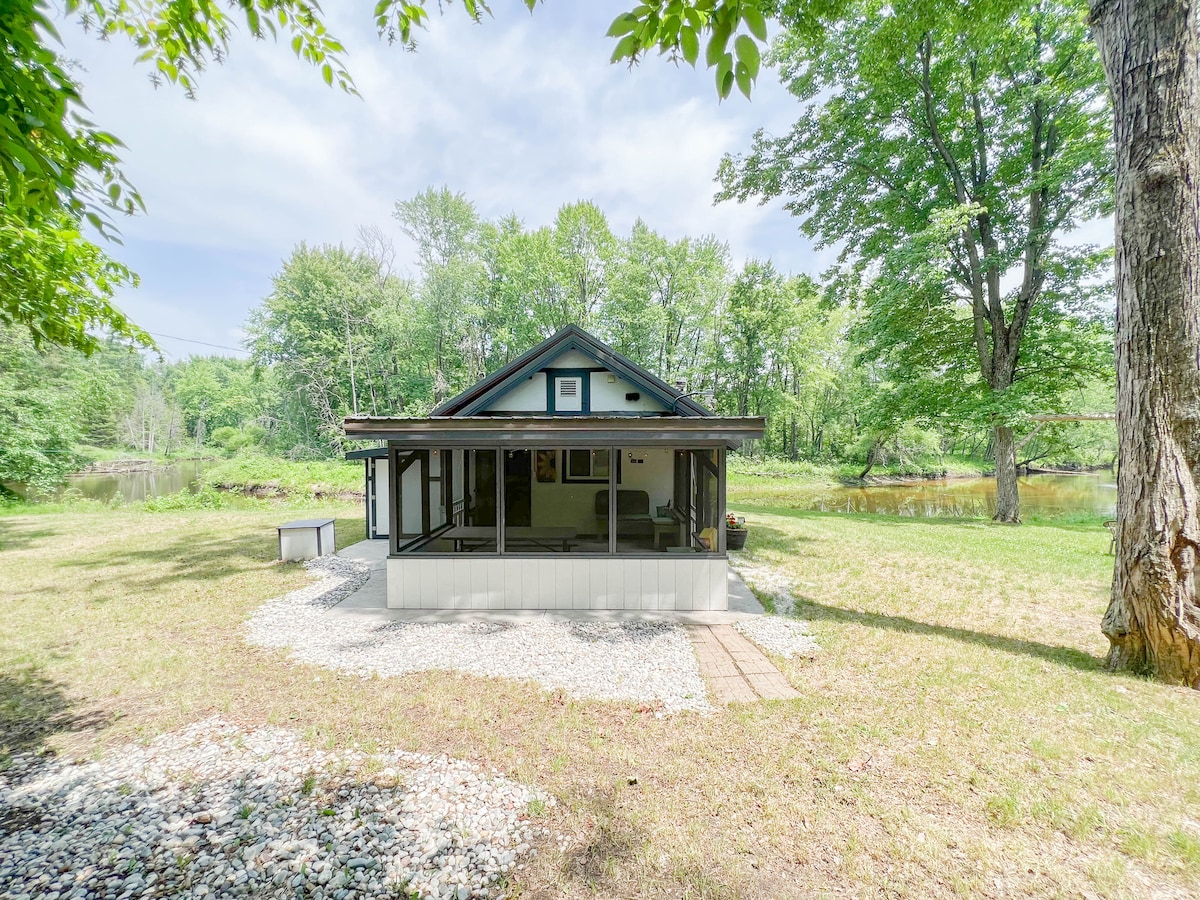 River Rental w/Woodstove & Dock